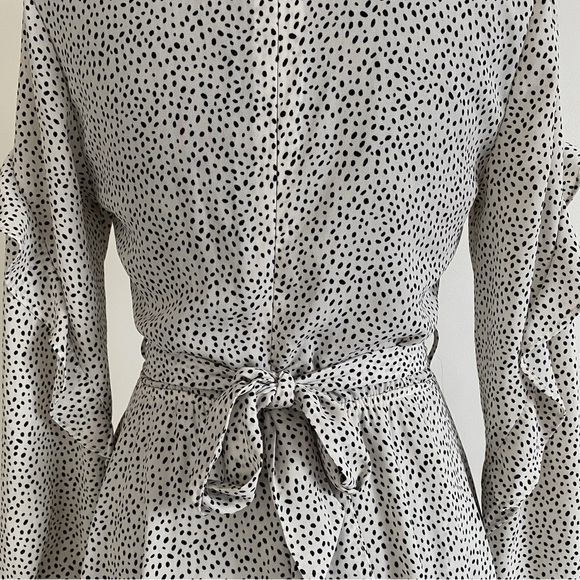 Classy Ruffled Romper - Picture 7 of 12